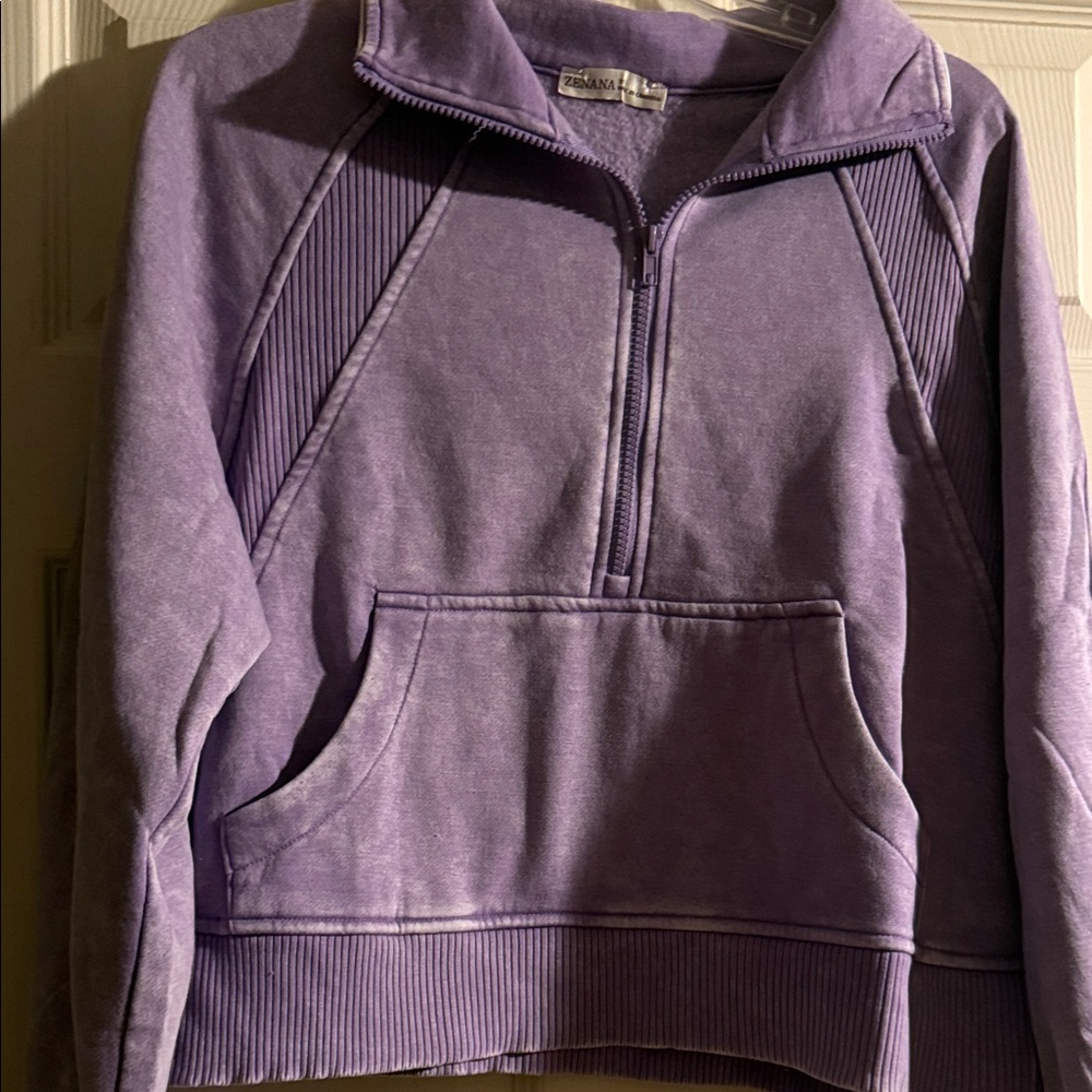 Light purple NEW pullover medium - Picture 3 of 3